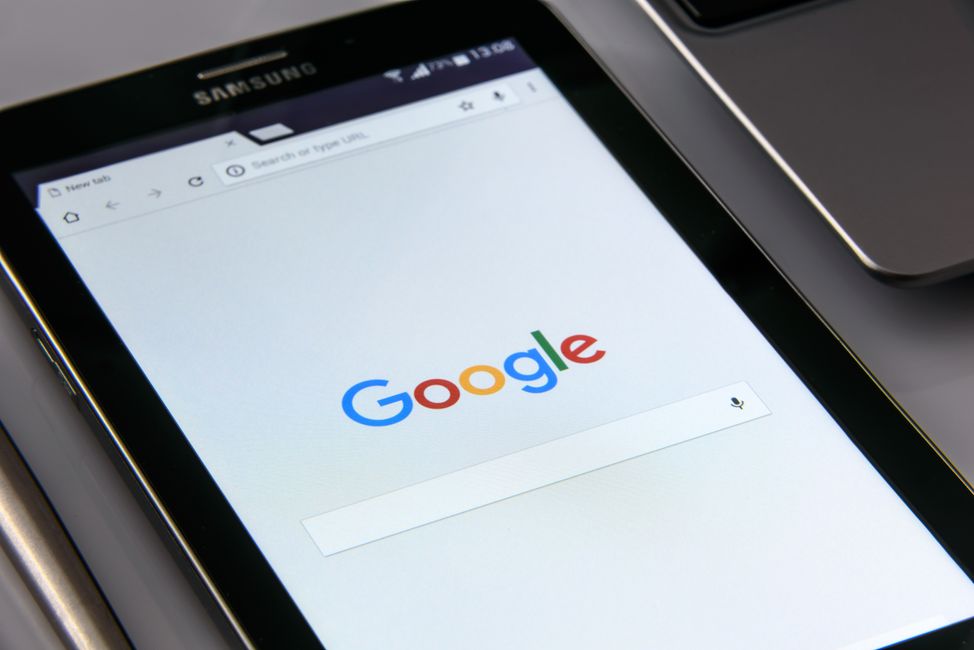 英伟达黄仁勋：网络安全是 AI 下一个重要市场，驳斥 AI 恐慌论